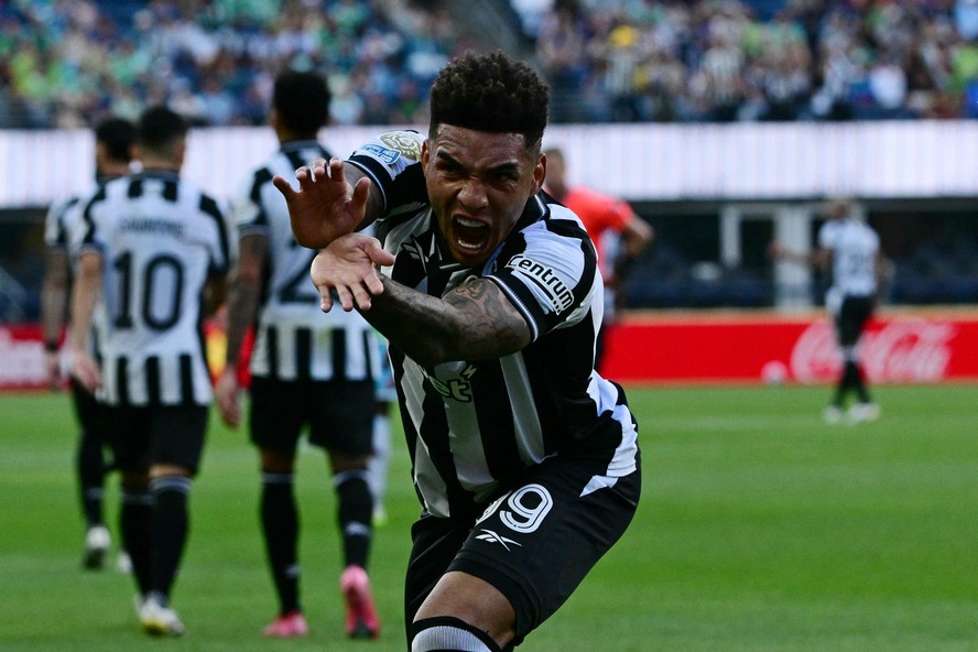 111433181-botafogos-brazilian-forward-99-igor-jesus-celebrates-scoring-his-teams-second-goal-duri